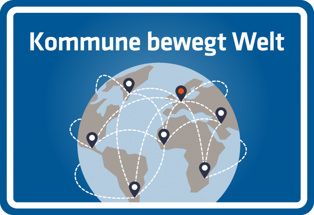 Logo "Kommune bewegt Welt". Logo: © Engagement Global